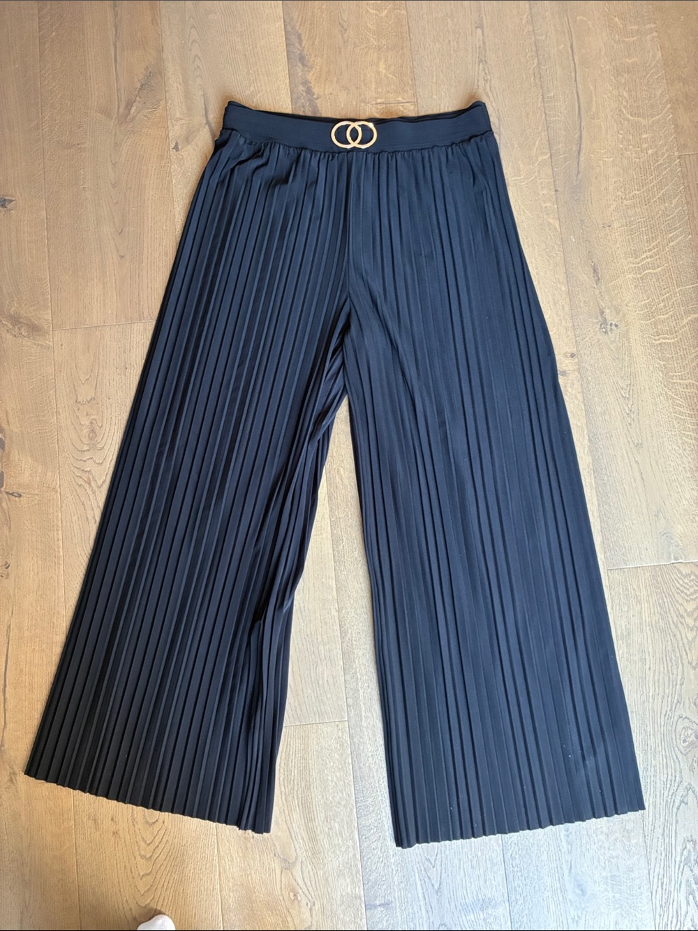 Joseph Ribkoff Black Pleated Wide-Leg Trousers with Gold Accent